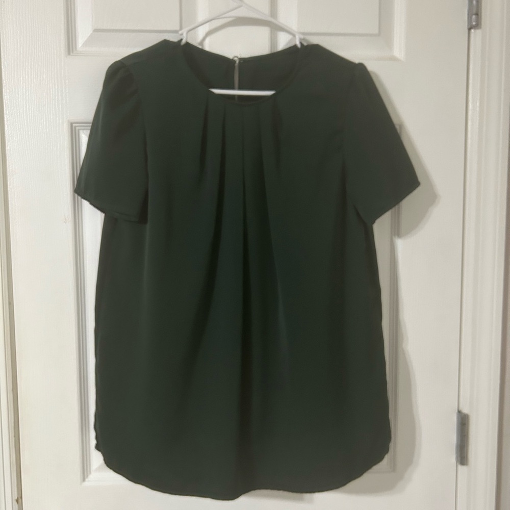 Green top with keyhole back